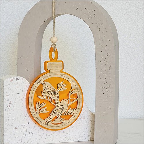 Acrylic and Bamboo Huia Bird Christmas Ornament - Image 4