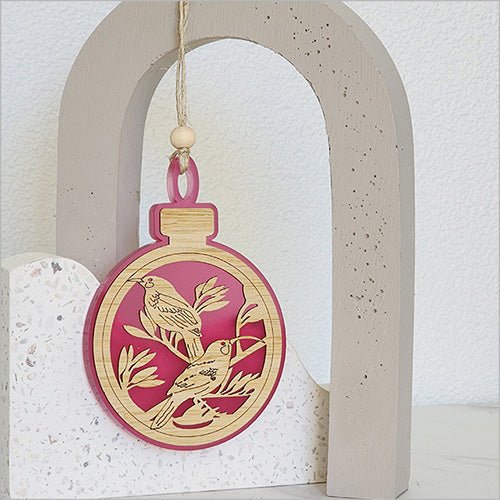 Acrylic and Bamboo Huia Bird Christmas Ornament - Image 6