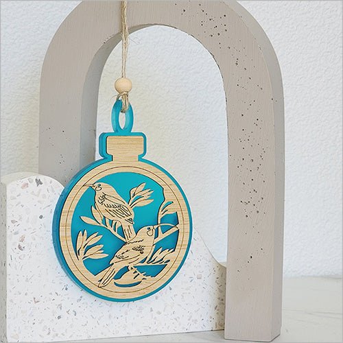 Acrylic and Bamboo Huia Bird Christmas Ornament - Image 7