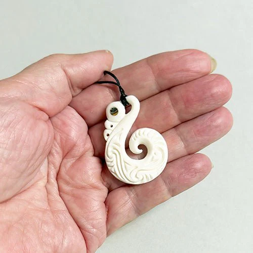 Affordable Maori Bone Manaia Protector Necklace - Image 2