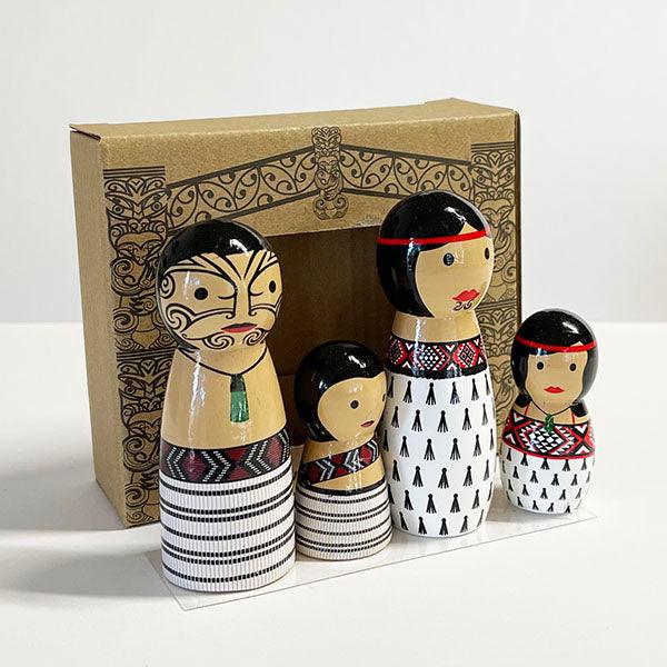 Cute Maori Wooden Peg Doll Family Set - Image 4