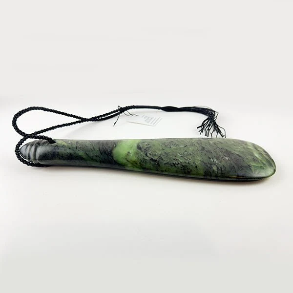 Beautiful Full Size 34.5cm Ngai Tahu Greenstone Mere - Image 2