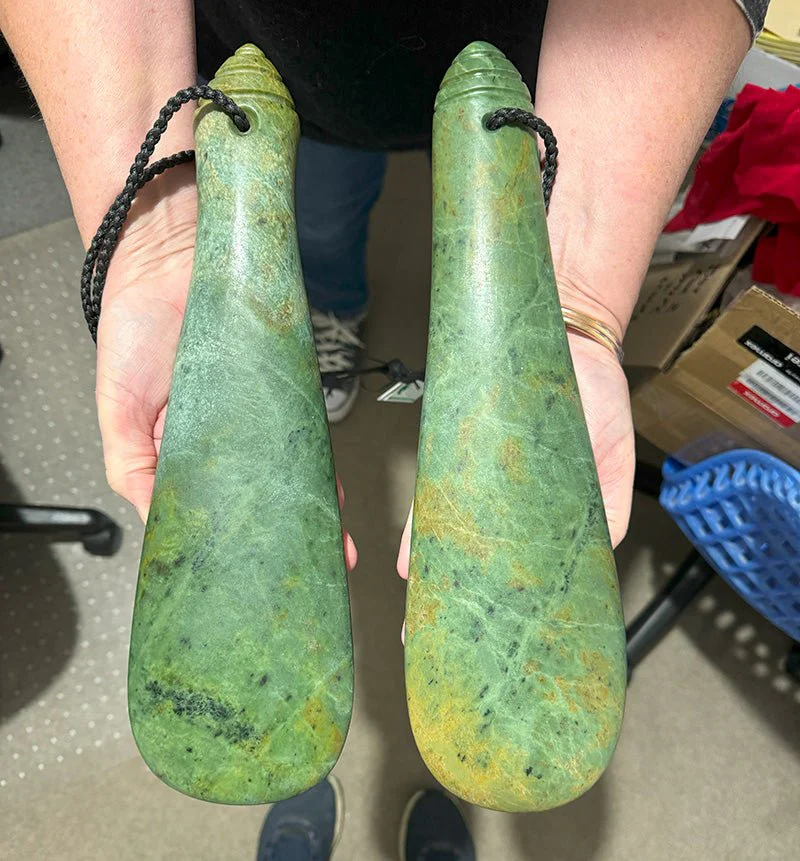 Full Size Authentic Ngai Tahu Pounamu Greenstone Mere - Image 10