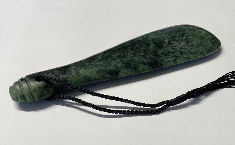 Full Size Authentic Ngai Tahu Pounamu Greenstone Mere - Image 4