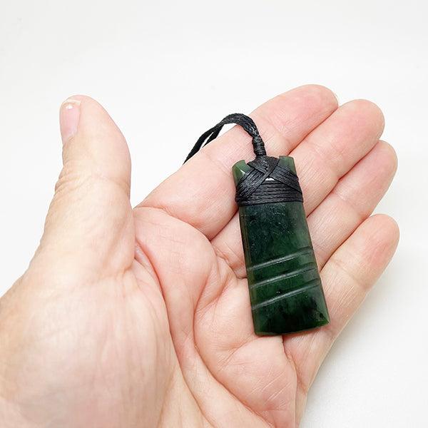 Genuine NZ Greenstone Toki Necklace with Carved Grooves - Image 3