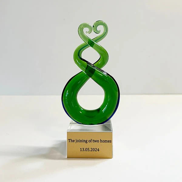 15cm Glass Māori Twist and Koru Ornament or Trophy - Image 4