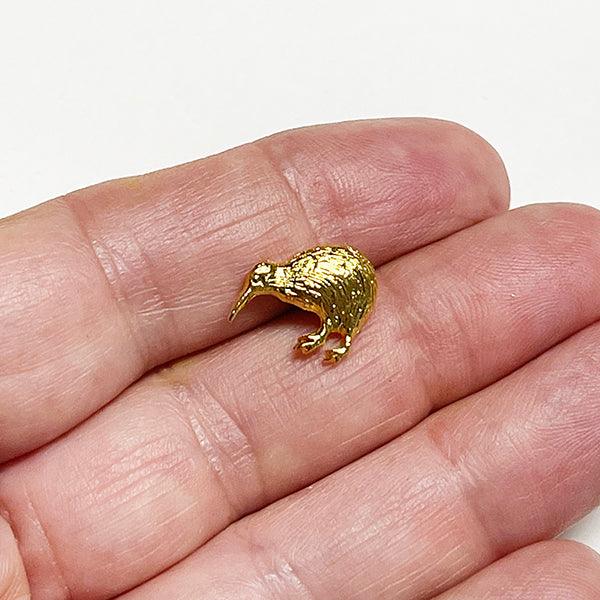 Gold Kiwi Pinback Badge - Image 3