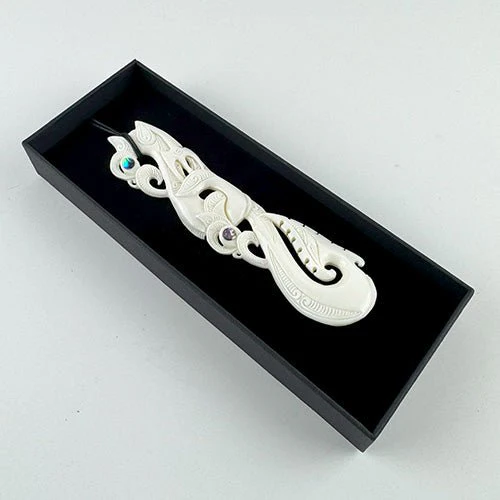 Intricately Carved 12.5cm Maori Bone Manaia Necklace - Image 5