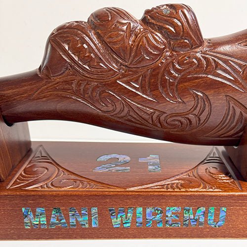 Large 46cm Carved Maori Wahaika on Stand - Image 8