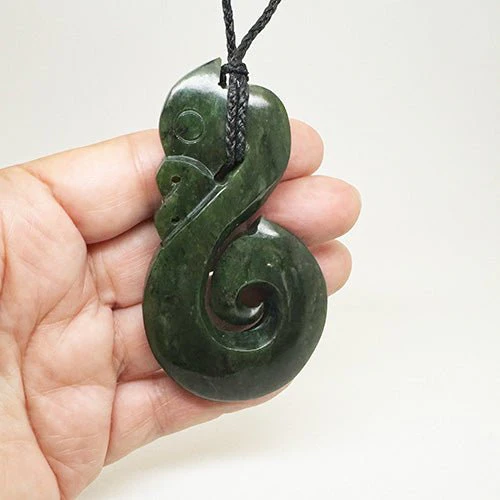 Large Genuine NZ Greenstone Manaia Necklace 8cm - Image 3