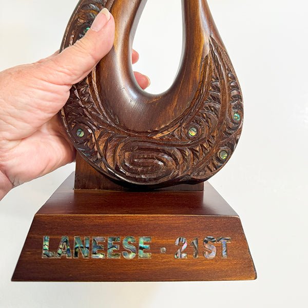 40cm Tall Maori Fish Hook Trophy - Image 4