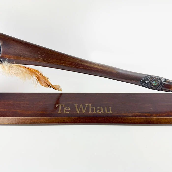 Large Maori Tewhatewha on Stand with Greenstone Blade - Image 9