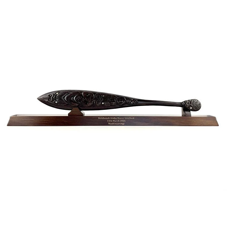 Mahogany Maori Waka Hoe Paddle with Optional Stand - Image 6