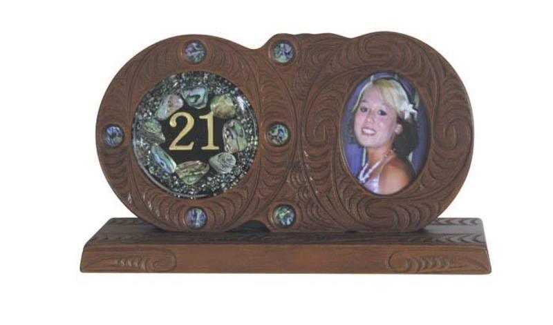 Maori 21st Birthday Desk Key - Image 3