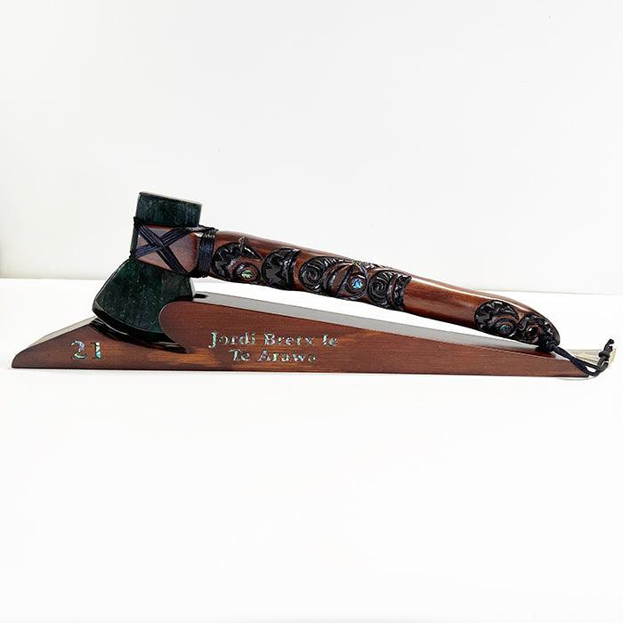 MÄori Axe Toki Kaka Poto with Greenstone Head - Image 12