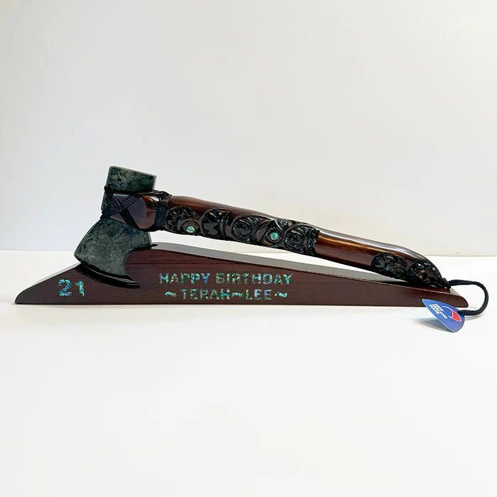 MÄori Axe Toki Kaka Poto with Greenstone Head - Image 15