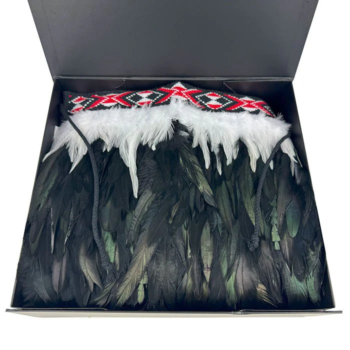 Maori Mama and Baby Girl Korowai and Bracelets Gift Box - Image 2