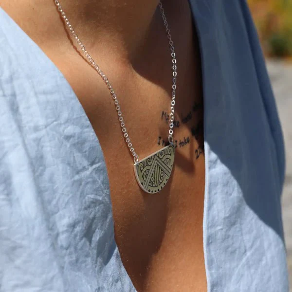 Māori Maunga-nui Great Mountain Kōuma Breastplate Necklace - Image 3