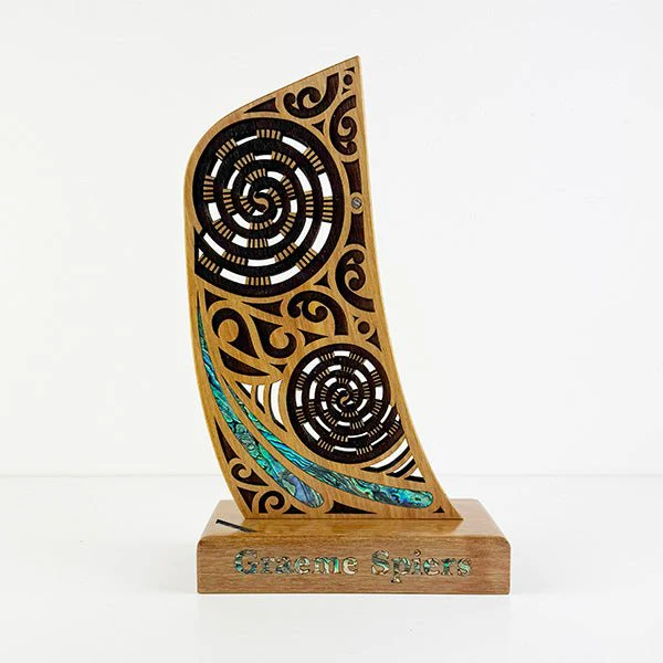 Maori Waka Canoe Stern Leadership Trophy - Image 11