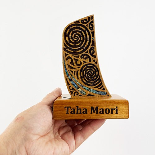 Maori Waka Canoe Stern Leadership Trophy - Image 20