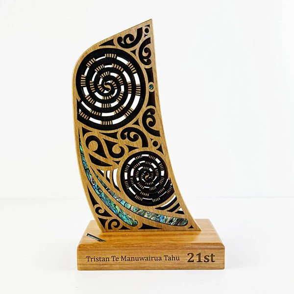 Maori Waka Canoe Stern Leadership Trophy - Image 21