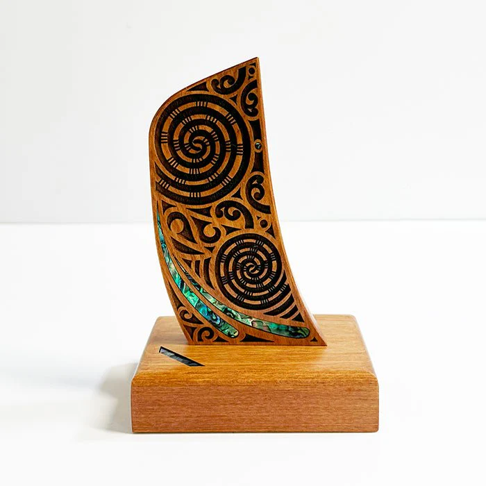 Maori Waka Canoe Stern Leadership Trophy - Image 4