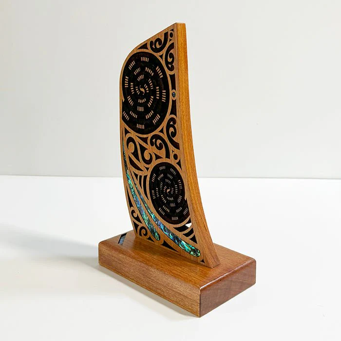 Maori Waka Canoe Stern Leadership Trophy - Image 8