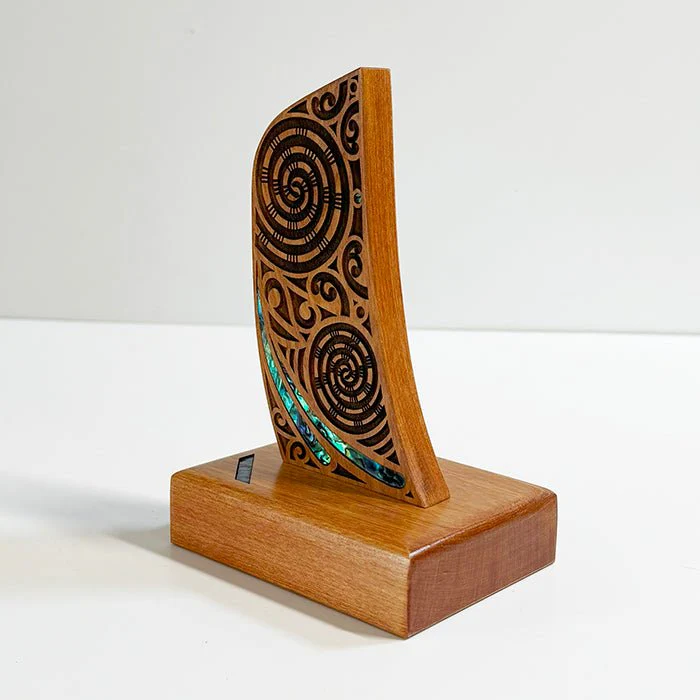 Maori Waka Canoe Stern Leadership Trophy - Image 9