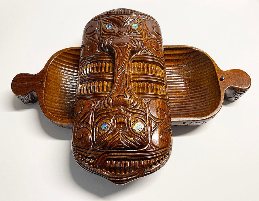 Maori Wakahuia Treasure Box with Pakati Carving - Image 4