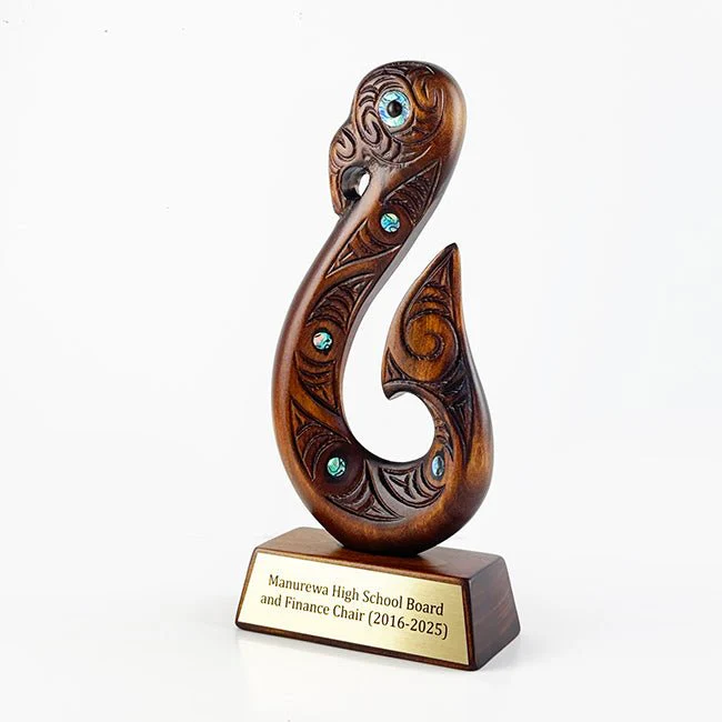 Matau Hook NZ Maori Trophy - Image 10