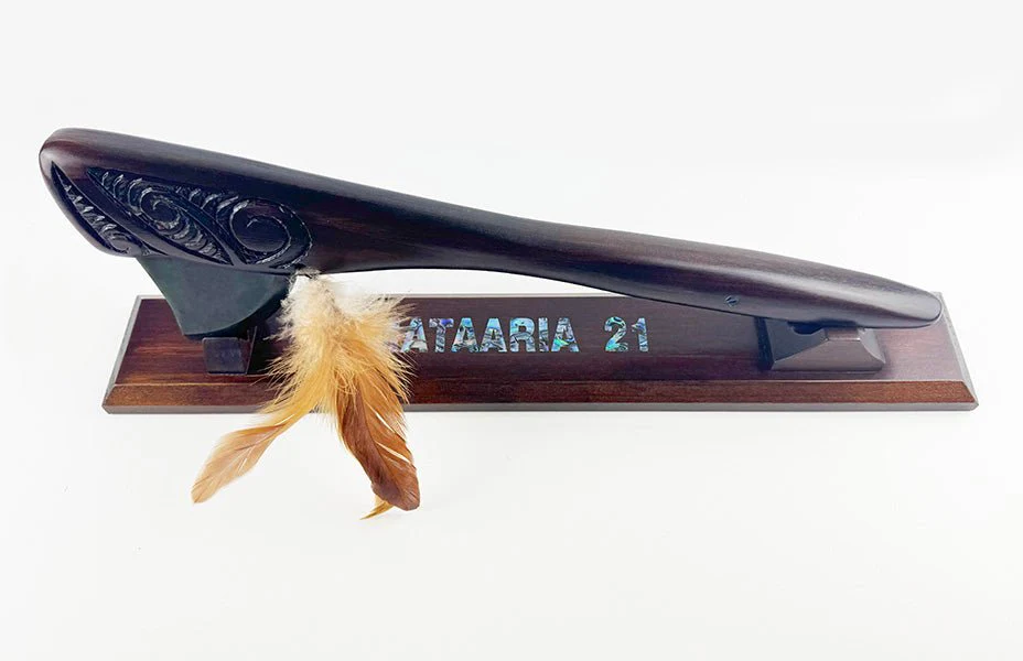 Medium Size Maori Tewhatewha on Stand with Pounamu Blade - Image 12