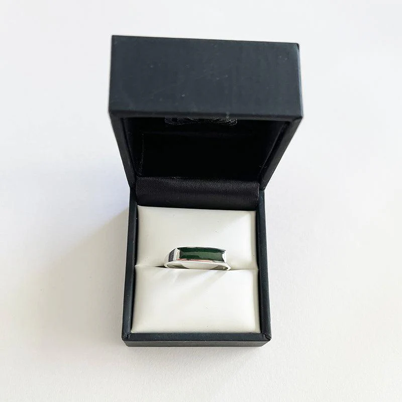 Mens Sterling Silver and Greenstone Ring - Image 3
