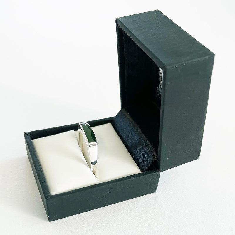 Mens Sterling Silver and Greenstone Ring - Image 4