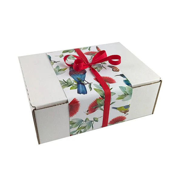 Natural Land Manuka Honey Skincare Gift Box - Image 3