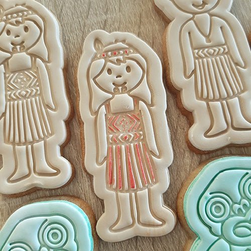 NZ Maori Girl Kapa Haka Cookie Cutter and Fondant Stamp - Image 3