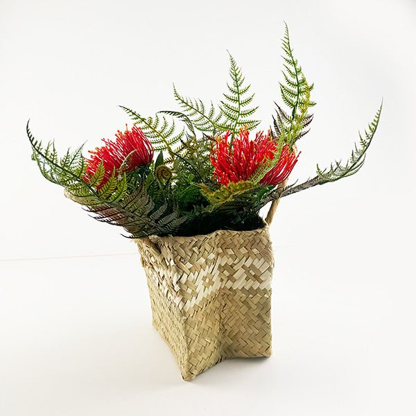 NZ Pohutukawa and Fern Table Decoration - Image 2