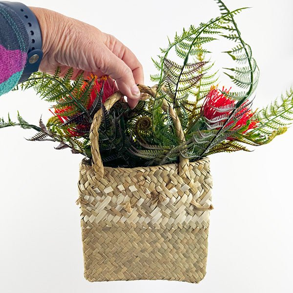 NZ Pohutukawa and Fern Table Decoration - Image 3