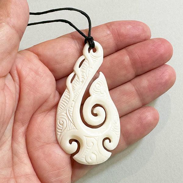 NZ Maori Large Bone Fish Hook Necklace - Image 2