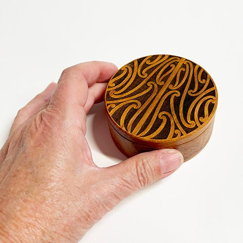 Round Rimu Box with Puhoro Maori Carving - Image 3