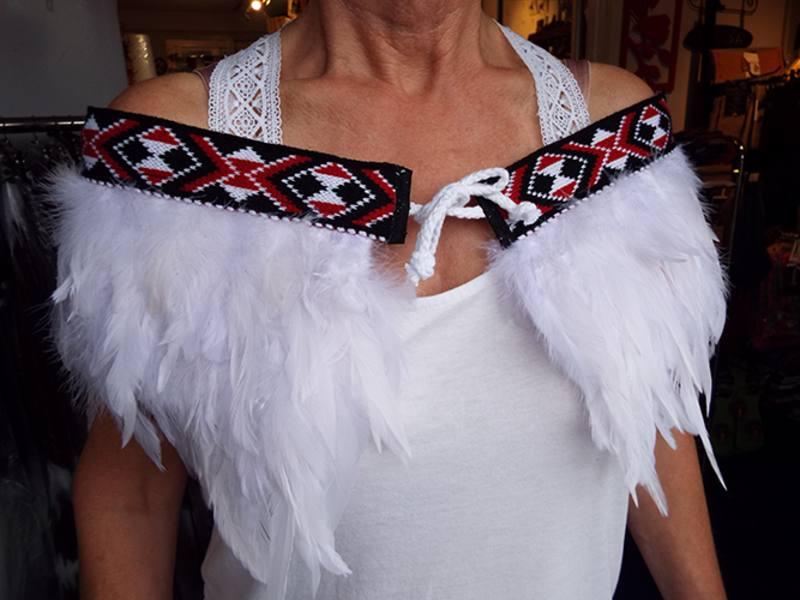 Short White Ceremonial or Wedding Korowai