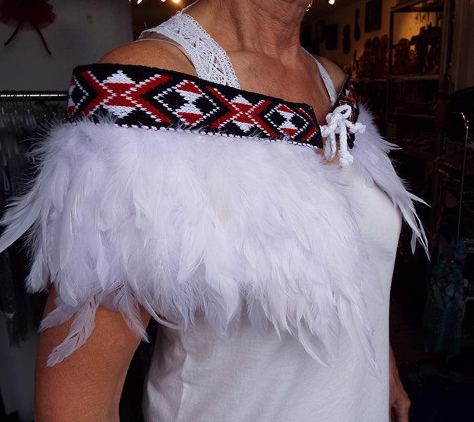 Short White Ceremonial or Wedding Korowai - Image 2
