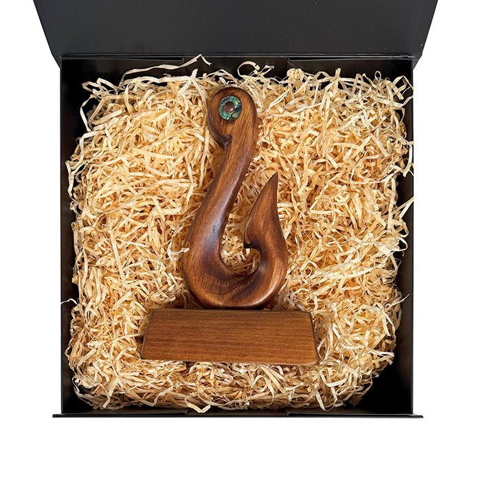 Simple NZ Maori Fish Hook Trophy - Image 3