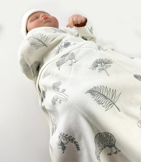 Souvenir Newborn Baby Romper Set Blanket and Kiwi Toy Gift Box - Image 15