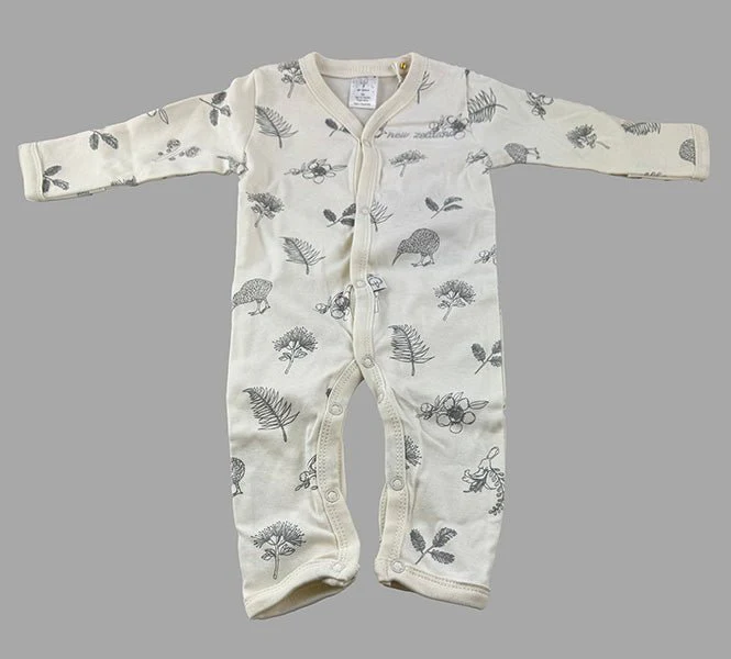 Souvenir Newborn Baby Romper Set Blanket and Kiwi Toy Gift Box - Image 4