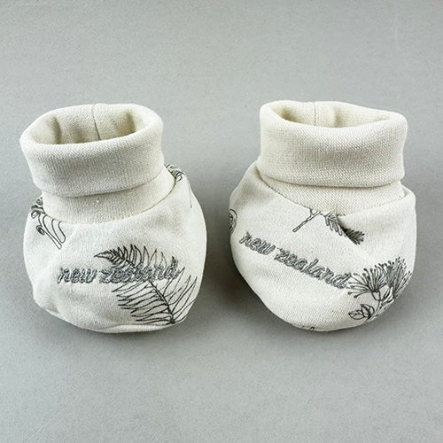 Souvenir Newborn Baby Romper Set Blanket and Kiwi Toy Gift Box - Image 8
