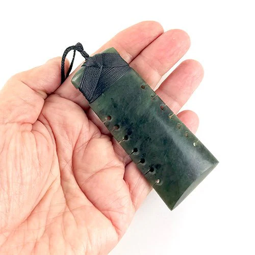 Stunning Genuine NZ Greenstone Toki Necklace with Notching - Image 3