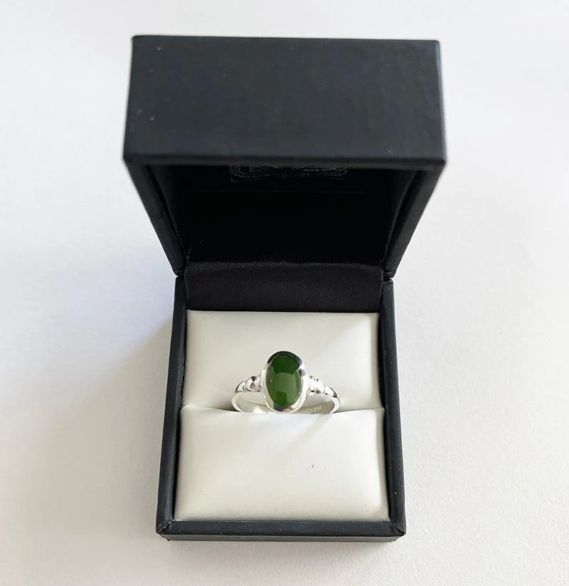 Womens Oval Sterling Silver and Greenstone Ring - Image 3